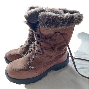 KAMIK Women Size 7. Brown UPTOWN Leather & Suede Sherpa Lined Lace Up Warm Boots